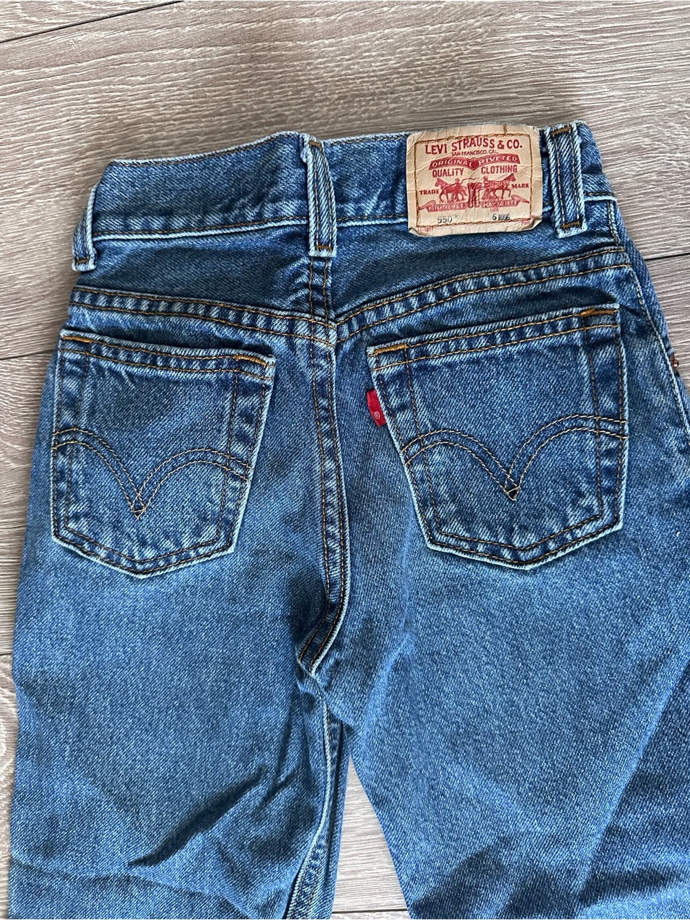Vintage Leviโs 550 blue denim jeans Relaxed Fit